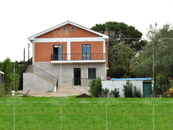 casa indipendente in vendita a Gallicano nel Lazio