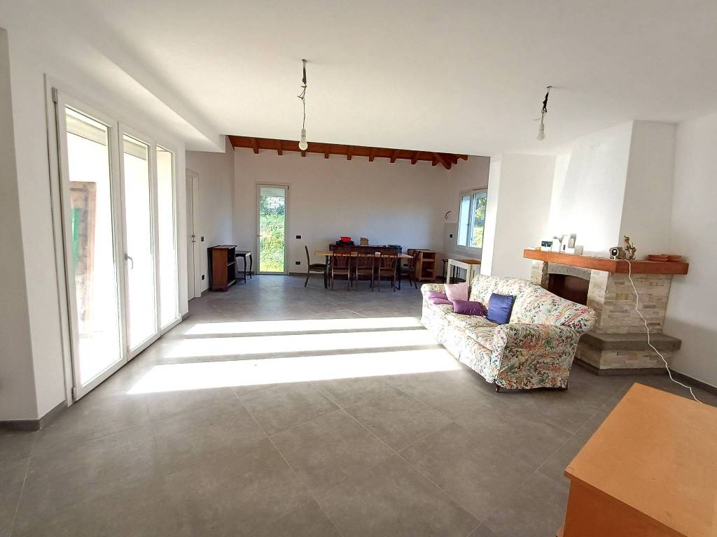 casa indipendente in vendita a Gallicano nel Lazio