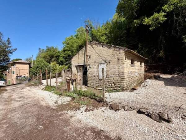 locale commerciale in vendita a Gallicano nel Lazio