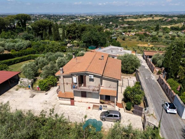 casa indipendente in vendita a Gallicano nel Lazio