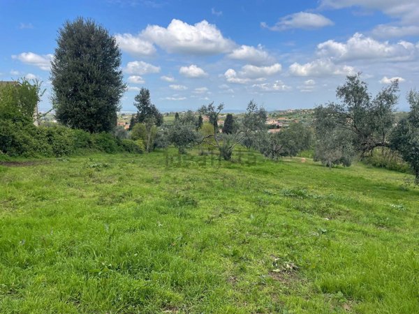 terreno edificabile in vendita a Gallicano nel Lazio