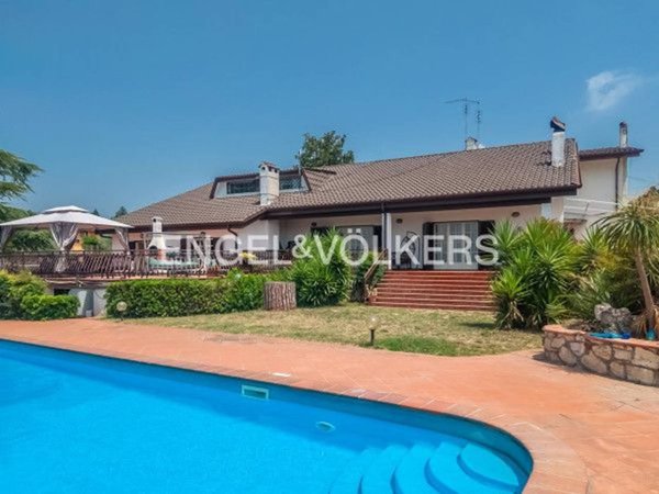 casa indipendente in vendita a Gallicano nel Lazio