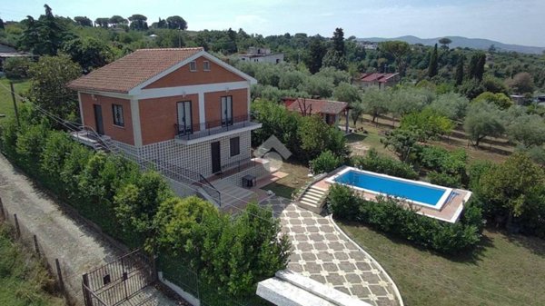 casa indipendente in vendita a Gallicano nel Lazio