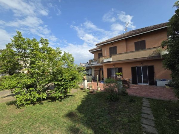 casa indipendente in vendita a Gallicano nel Lazio
