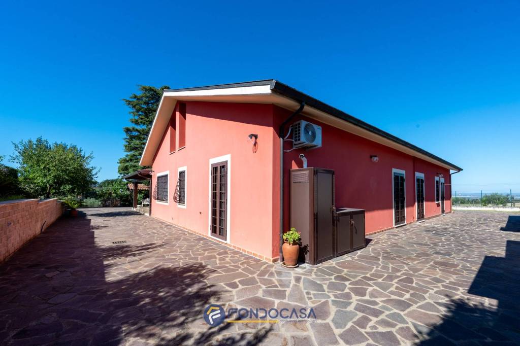casa indipendente in vendita a Gallicano nel Lazio