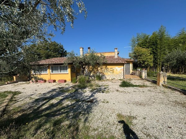 casa indipendente in vendita a Gallicano nel Lazio