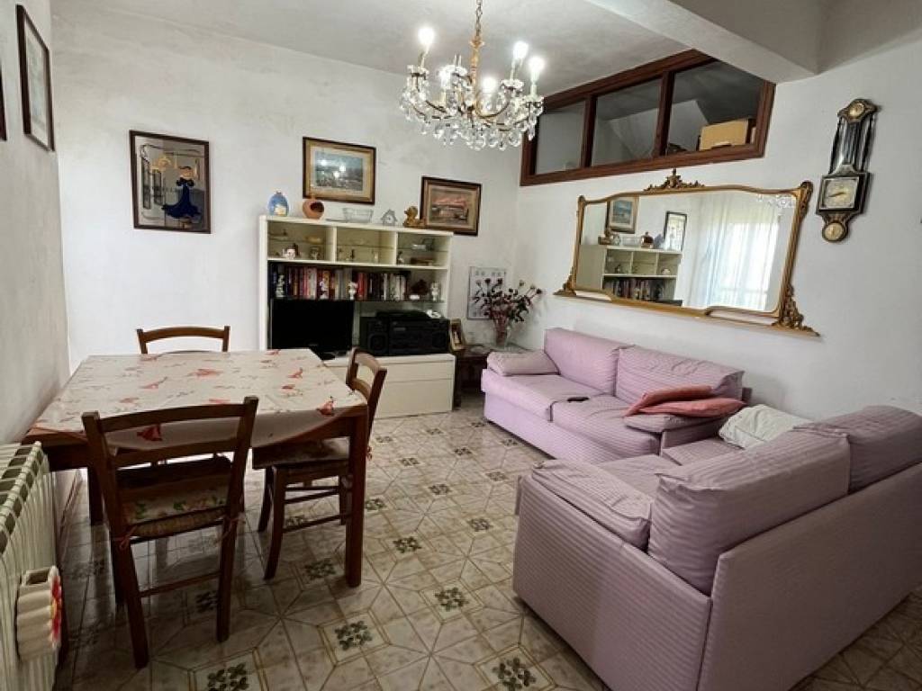 intera palazzina in vendita a Gavignano