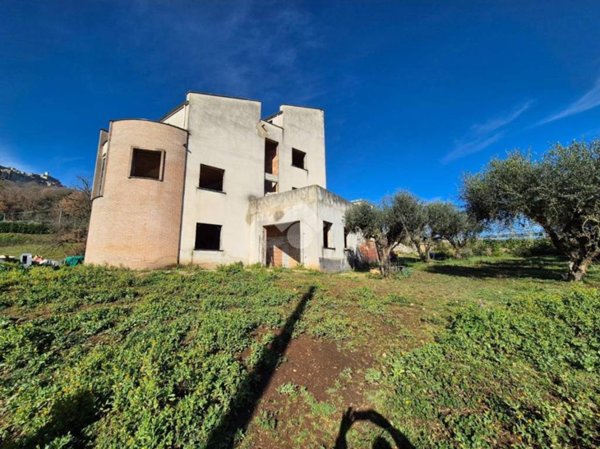 casa indipendente in vendita a Gavignano