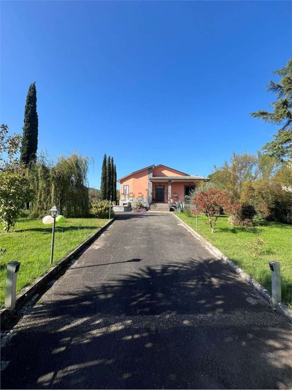 casa indipendente in vendita a Gavignano