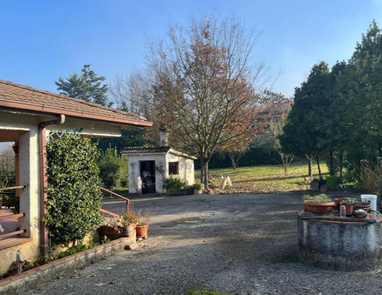 casa indipendente in vendita a Gavignano in zona Rossilli