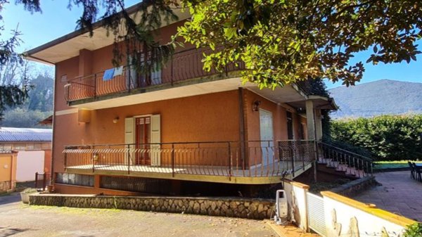casa indipendente in vendita a Gavignano