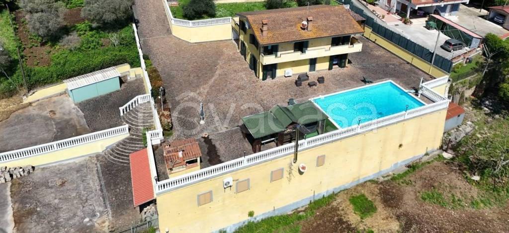 casa indipendente in vendita a Gavignano