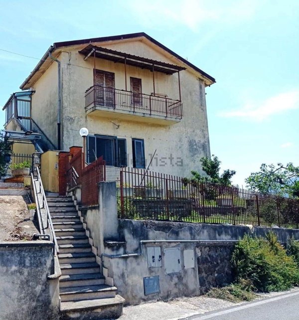 appartamento in vendita a Gavignano in zona Rossilli