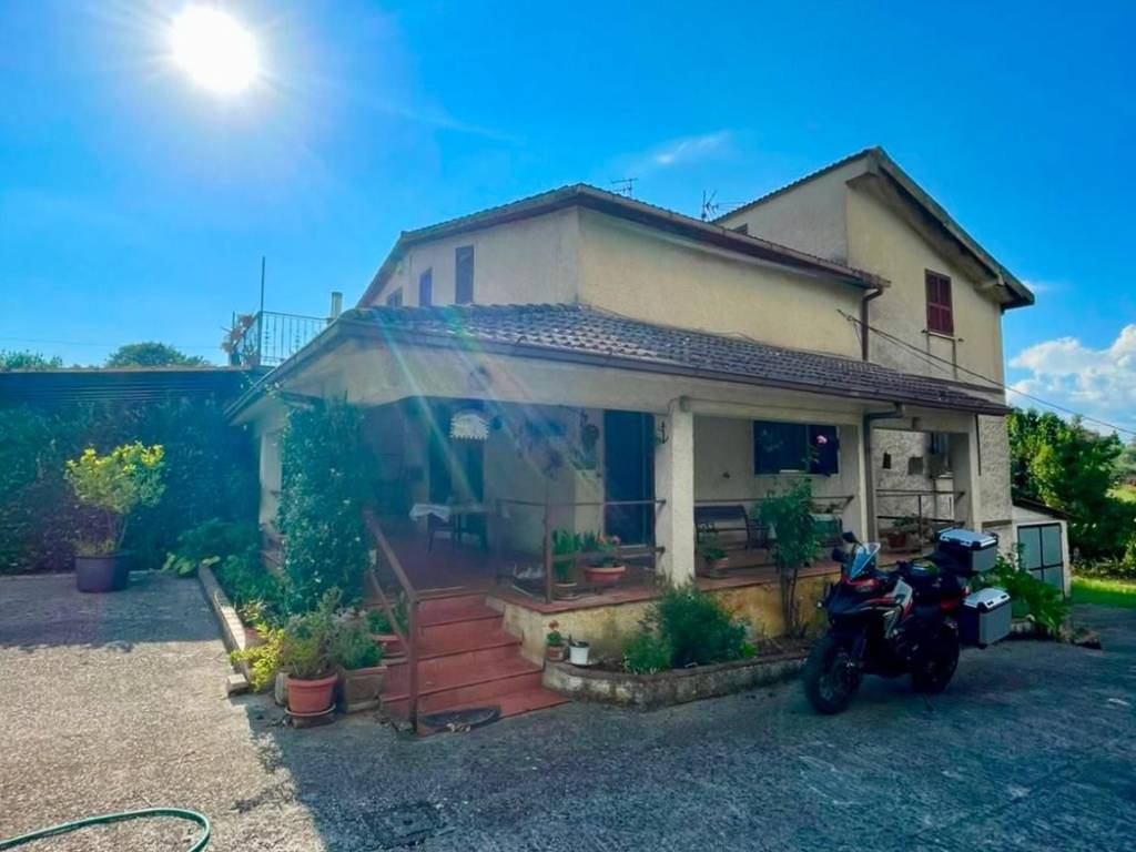casa indipendente in vendita a Gavignano