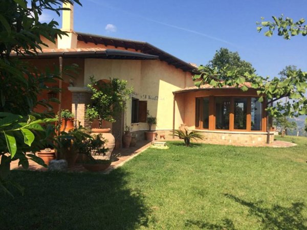casa indipendente in vendita a Genazzano