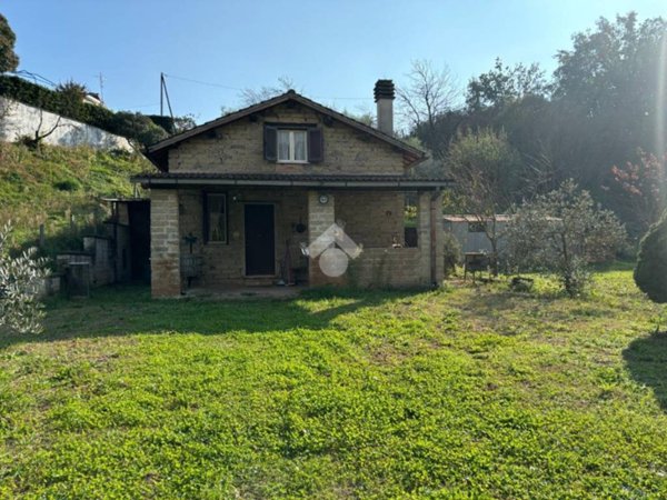casa indipendente in vendita a Genazzano