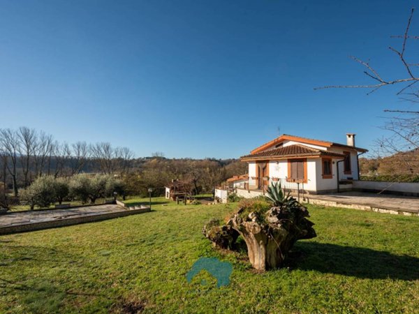 casa indipendente in vendita a Genazzano