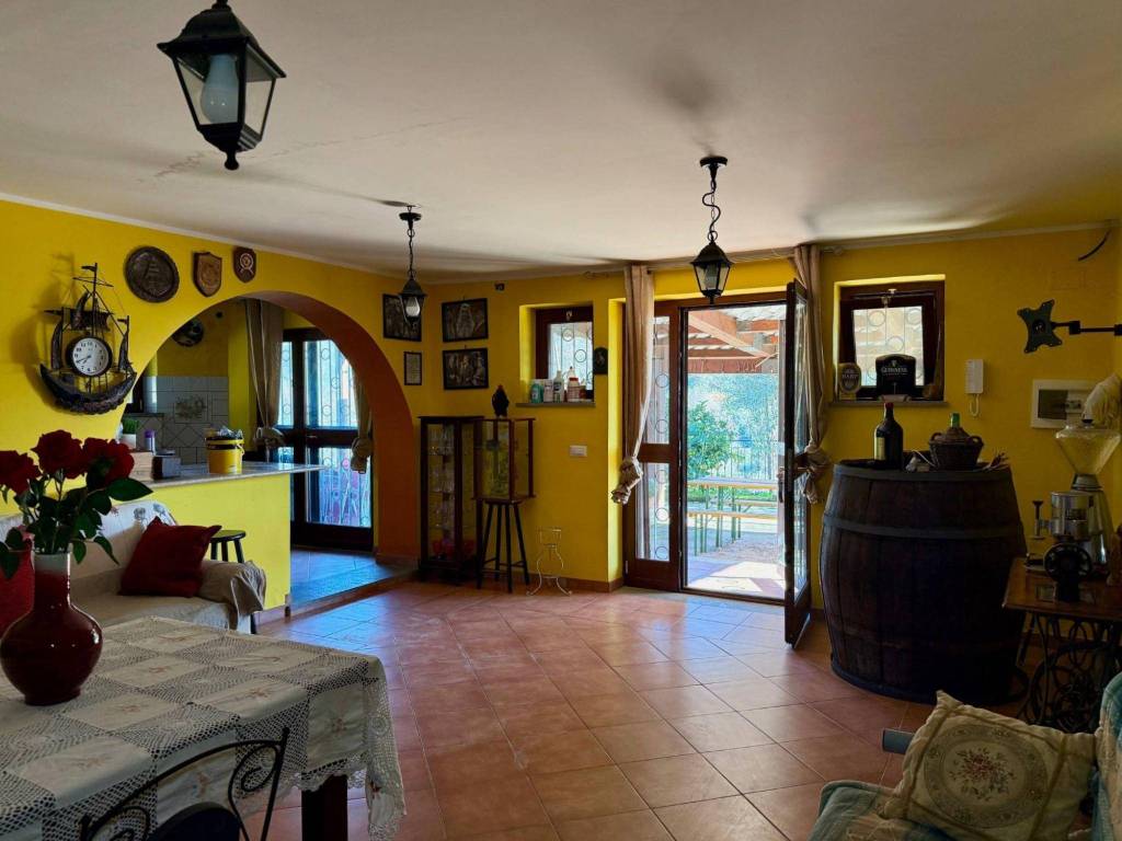 casa indipendente in vendita a Genazzano