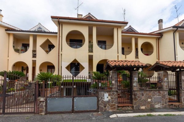 casa indipendente in vendita a Genazzano