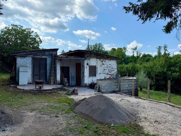 casa indipendente in vendita a Genazzano