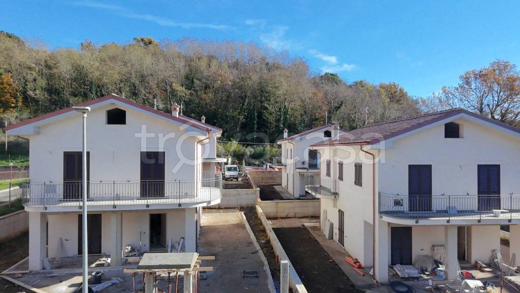 casa indipendente in vendita a Genazzano