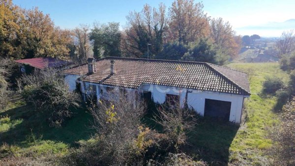 casa indipendente in vendita a Genazzano