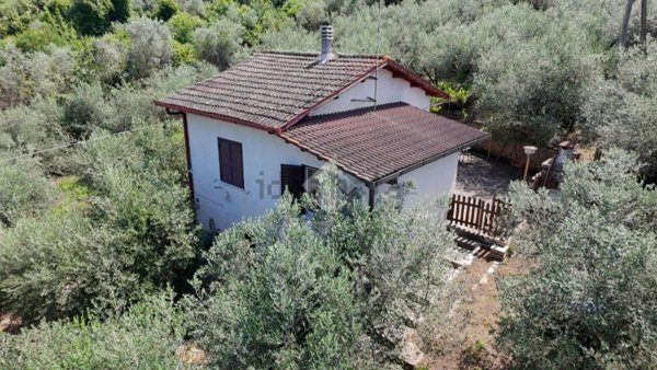 casa indipendente in vendita a Genazzano