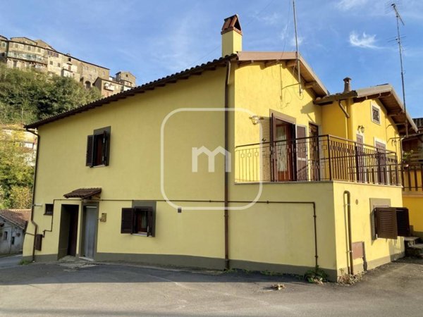 casa indipendente in vendita a Genazzano