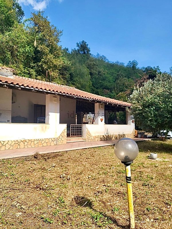 casa indipendente in vendita a Genazzano