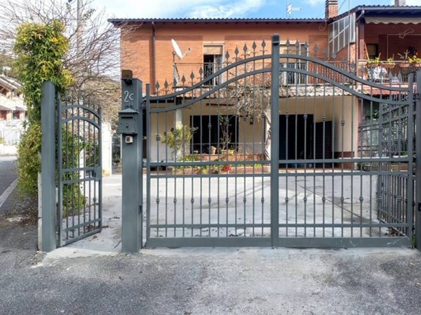 casa indipendente in vendita a Genazzano
