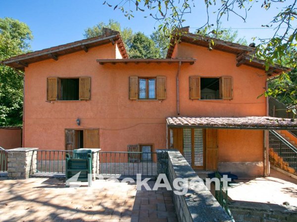 casa indipendente in vendita a Genazzano