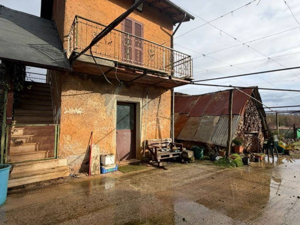 casa indipendente in vendita a Genazzano
