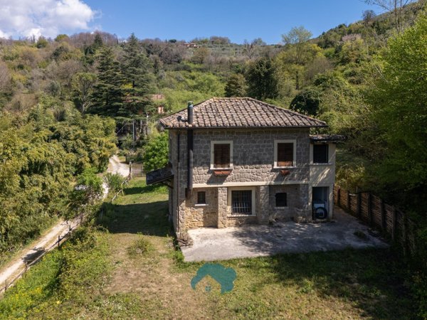 casa indipendente in vendita a Genazzano