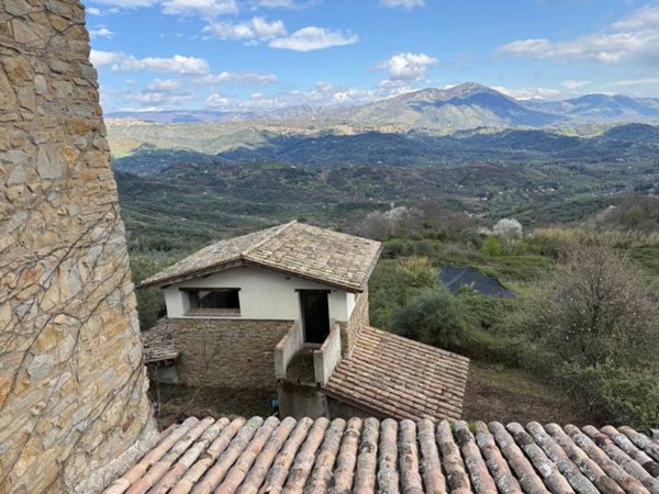 casa indipendente in vendita a Genazzano