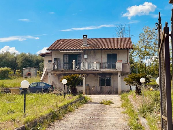 casa indipendente in vendita a Genazzano