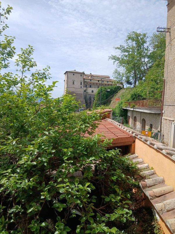 casa indipendente in vendita a Genazzano