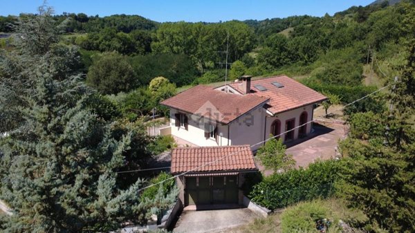 casa indipendente in vendita a Genazzano