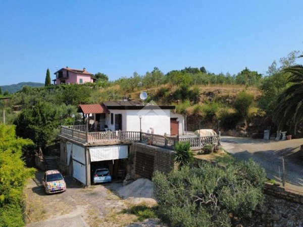 casa indipendente in vendita a Genazzano