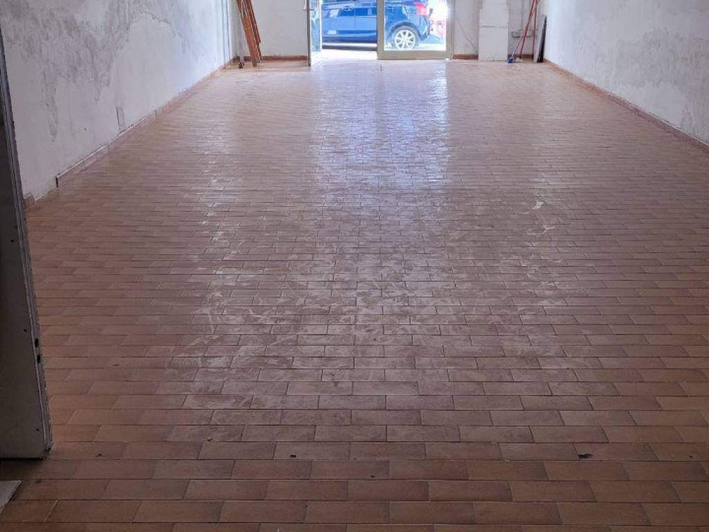 negozio in vendita a Genzano di Roma
