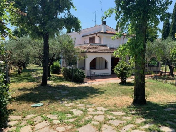 casa indipendente in vendita a Genzano di Roma