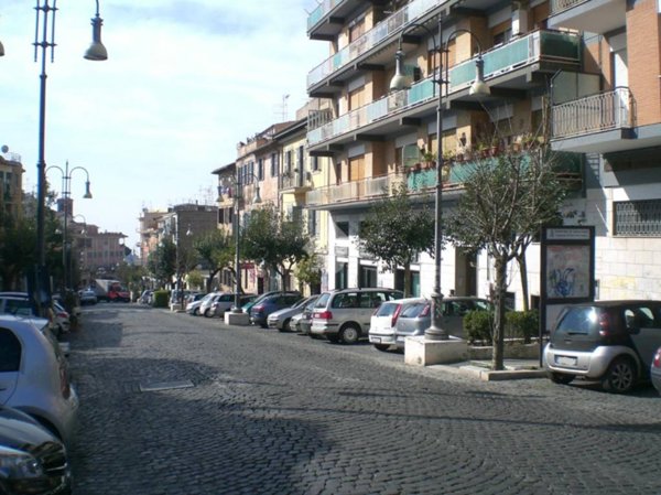 negozio in vendita a Genzano di Roma