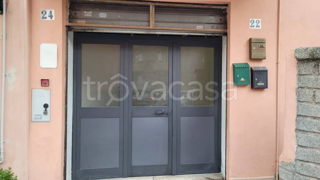 locale commerciale in vendita a Genzano di Roma