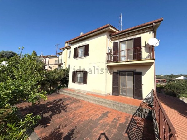 casa indipendente in vendita a Genzano di Roma