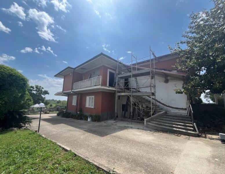 appartamento in vendita a Genzano di Roma in zona Landi