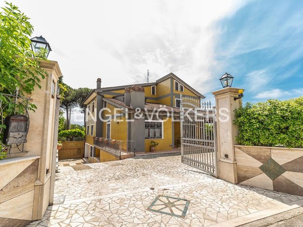 casa indipendente in vendita a Genzano di Roma