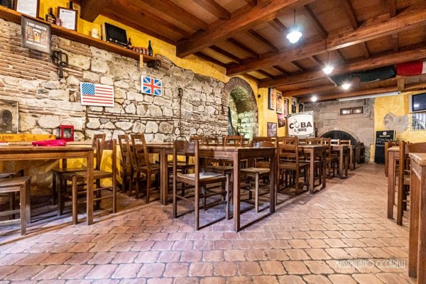 locale di sgombero in vendita a Genzano di Roma