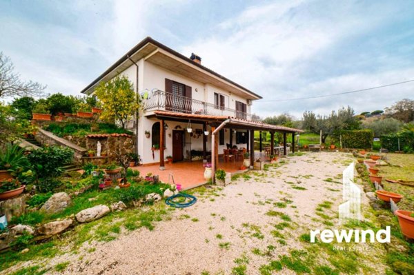 casa indipendente in vendita a Genzano di Roma