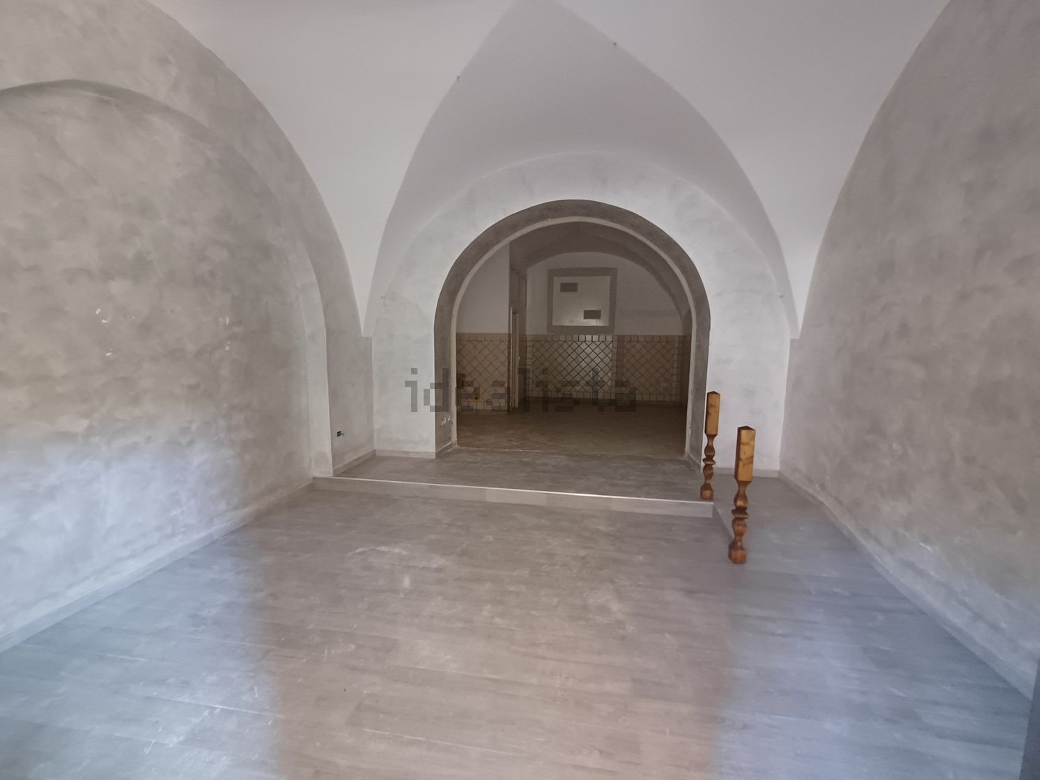 locale commerciale in vendita a Genzano di Roma