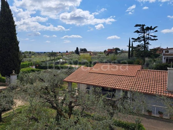 casa indipendente in vendita a Genzano di Roma in zona Landi