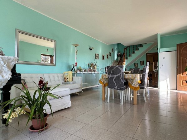casa indipendente in vendita a Genzano di Roma in zona Colle di Cicerone